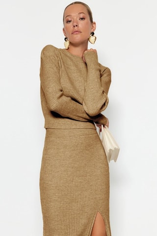 Camisola e saia de cintura alta - Camel