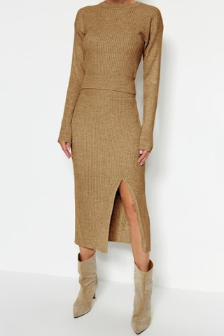 Camisola e saia de cintura alta - Camel