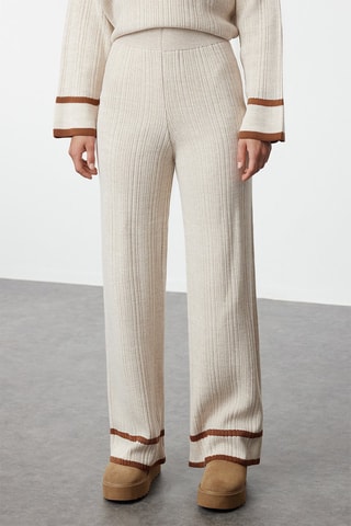 Camisola e calças - Bege