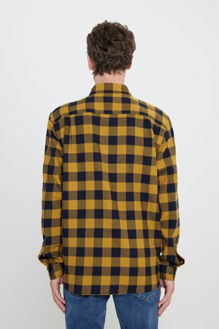 Sobrecamisa regular - Amarelo