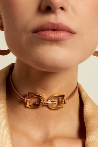 Colar Magnolia - Couro e banhado a ouro amarelo