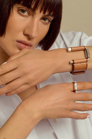 Pulseira aberta Ambar - Couro e banhado a prata