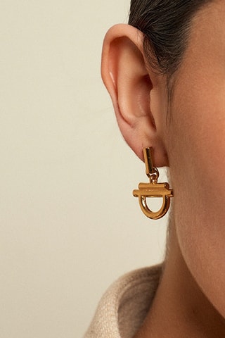 Brincos Camelia - Banhado a ouro amarelo