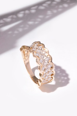 Anel Arlinda 
Ouro amarelo e diamantes