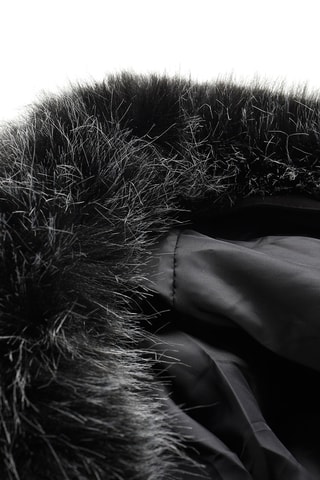 Blusão com capuz - Preto