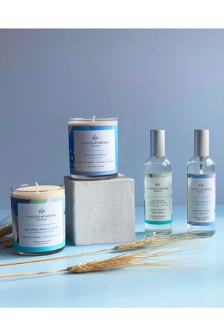 Bougie végétale parfumée 180 g -  Un Jardin sous la Pluie