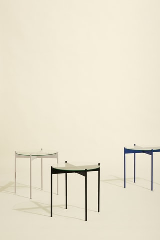 Mesa de apoio em vidro Beam - 45 x 42 cm