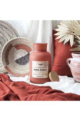 Vela perfumada - Madeira e especiarias