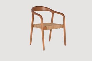 2 chaises en hévéa - 57 x 78 x 54 cm