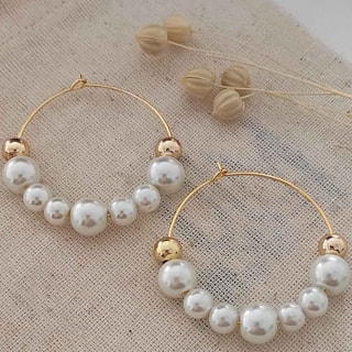 Boucles d'oreilles - Laiton plaqué or & perles synthétiques