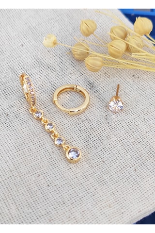 1 boucle d'oreille pendante, 1 puce et 1 créole dorées à l'or fin jaune - Zircons