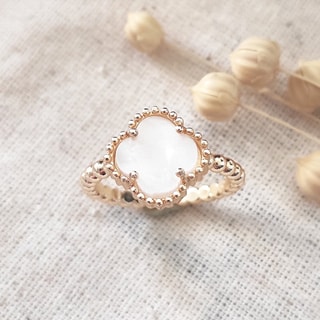 Bague réglable trèfle - Laiton plaqué or & nacre blanche