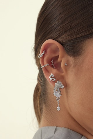 Brinco Mythos Prateado e espinela