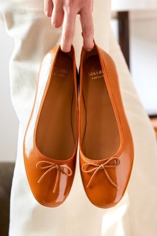 Ballerines en cuir verni Camille  - Camel