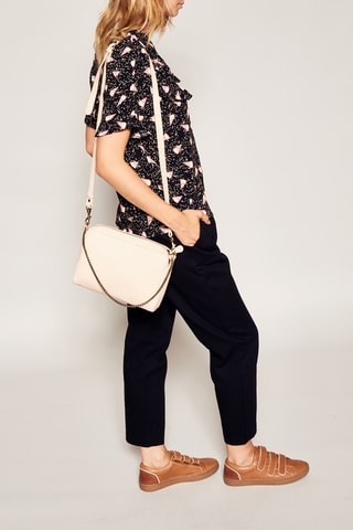 Mala a tiracolo em couro Nude