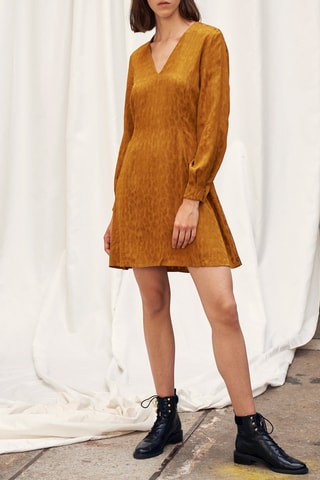 Vestido estilo patinadora Mostarda