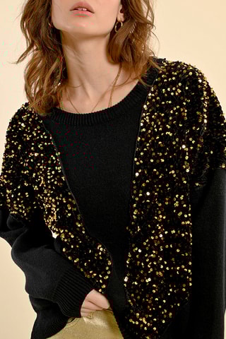 Pull - Noir - Molly Bracken