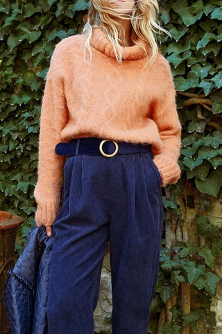 Pull - Orange - Molly Bracken