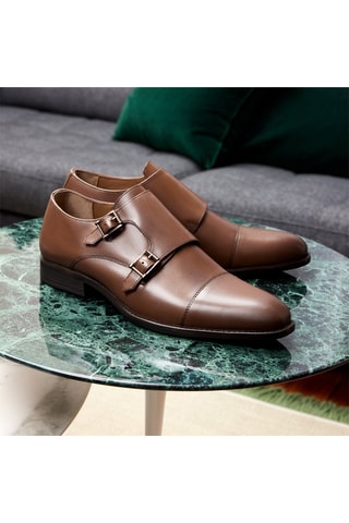 Derbys à boucles en cuir Andrew 
Marron - Leonarr x Swan