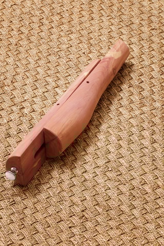 L'Embauchoir Bottes Cèdre Rouge en bois - La Maison du Chausseur