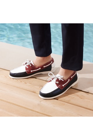 Chaussures bateau en cuir Thomas - Bleu marine et blanc - Guillemets