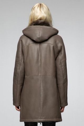 Manteau en peau lainée de mouton - 
Marron