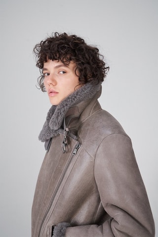 Manteau en peau lainée de mouton - Gris