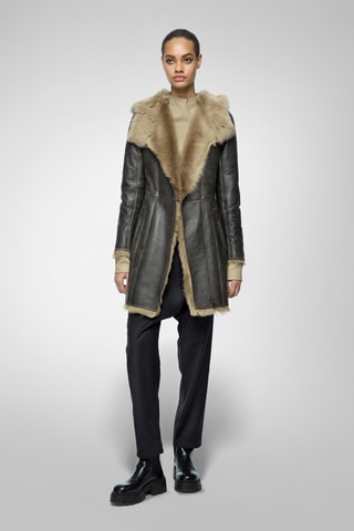 Manteau à capuche en peau lainée de mouton - Beige et noir