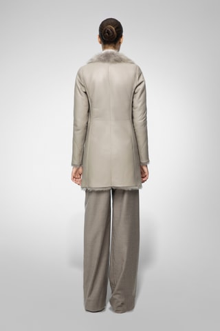 Manteau à capuche en peau lainée de mouton - Gris perle