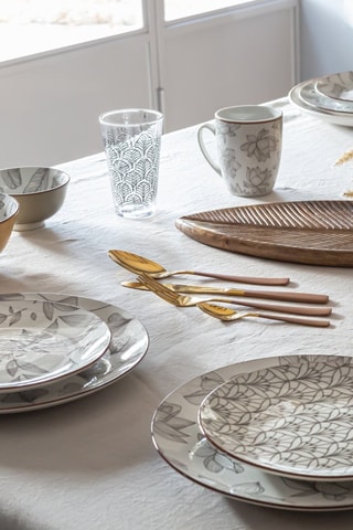 6 assiettes plates en porcelaine Sasebo - 26 cm