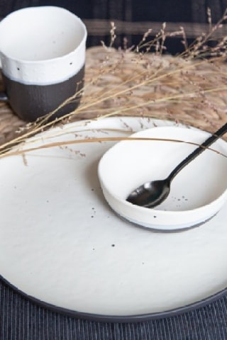 6 assiettes plates en céramique Japandi - 27,3 cm