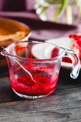 Broc mesureur en verre borosilicate avec couvercle Classic - 1 l