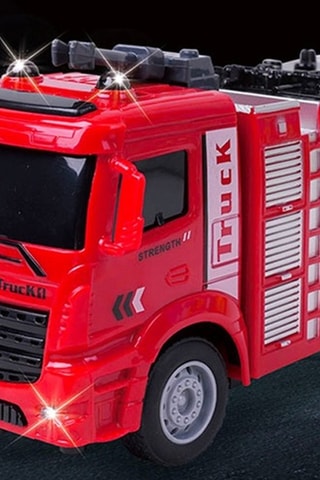 Camião de bombeiros telecomandado com efeitos luminosos