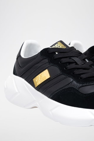 Sapatilhas em nobuck - Preto e dourado