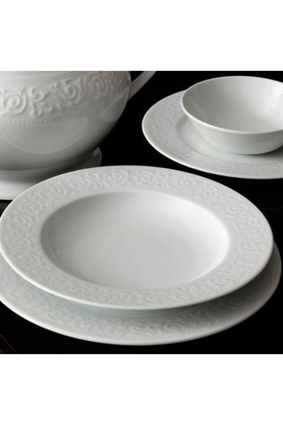 Service en porcelaine 53 pièces