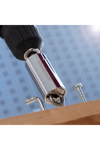 Clé à douille universelle