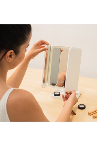 Miroir grossissant avec LED