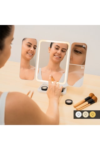 Miroir grossissant avec LED