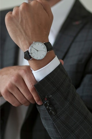 Leren Quartz Horloge Zwart en Wit