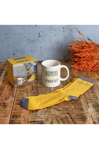 Mug en grès et chaussettes - 12 x 9,7 x 8 cm