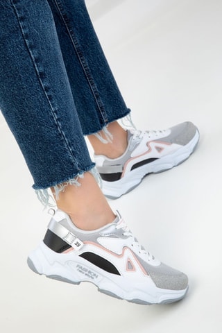 Sapatilhas - Branco e cinzento