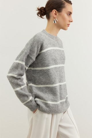 Camisola às riscas Cinzento mesclado e cru