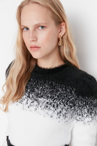 Camisola Cru e preto