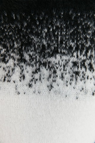 Camisola Cru e preto