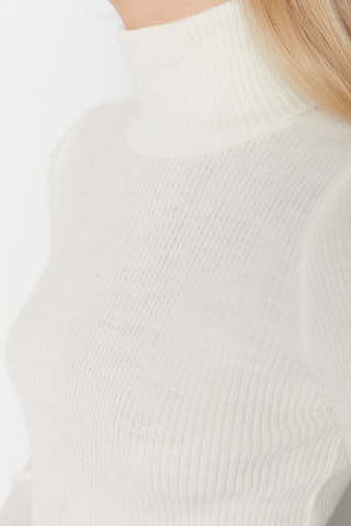 2 camisolas slim - Branco e preto