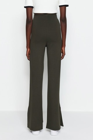 Calças flare de cintura subida - Caqui