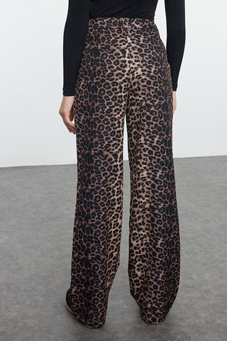 Calças direitas - Castanho