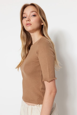 T-shirt - 
Beige