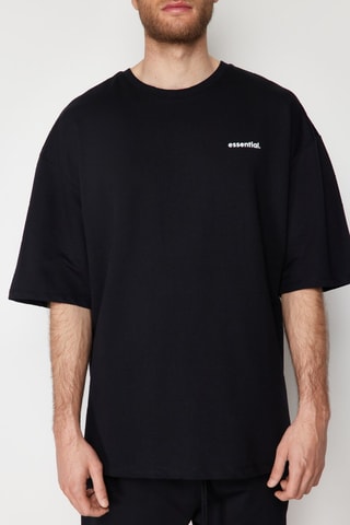 T-shirt e bermudas - Preto