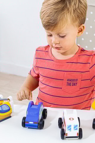 4 veículos de emergência em madeira A partir de 1 ano